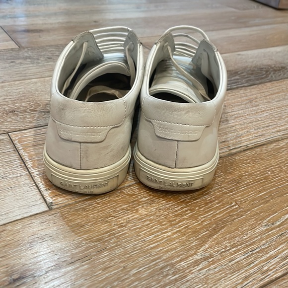 Women’s Saint Laurent white sneakers size 9. Some marks on them and dirty laces - Picture 4 of 4
